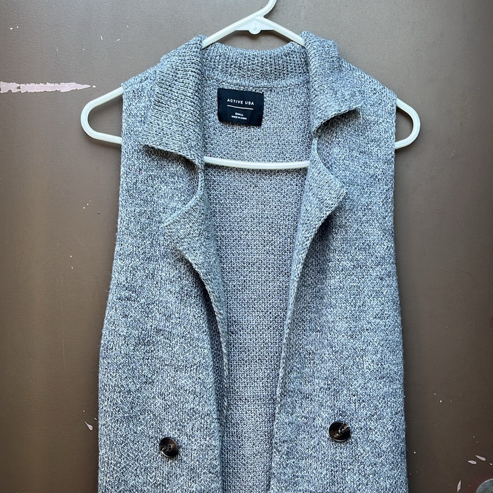 ACTIVE  USA Long vest Grey SIZE SMALL‎